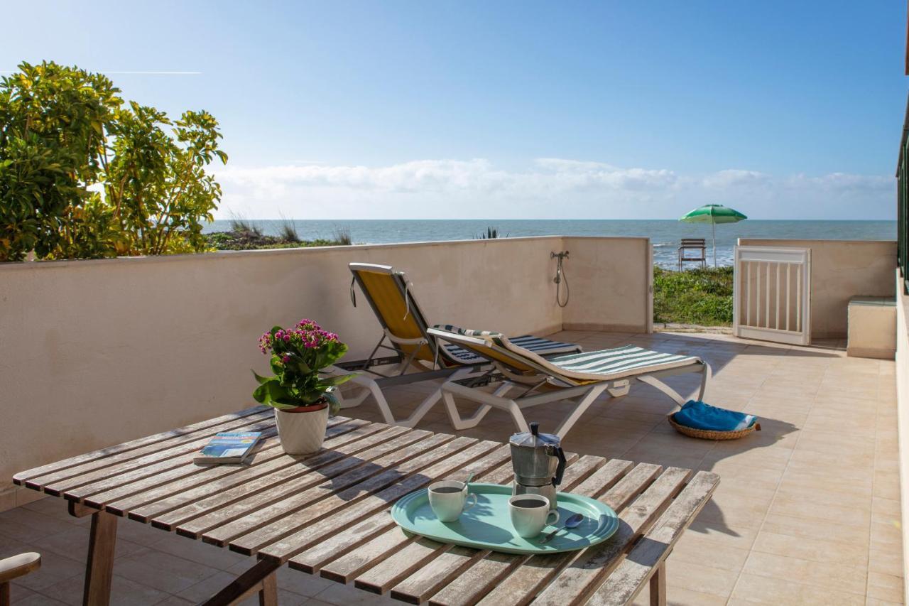 Marinella Sul Mare Villa Punta Secca Bagian luar foto