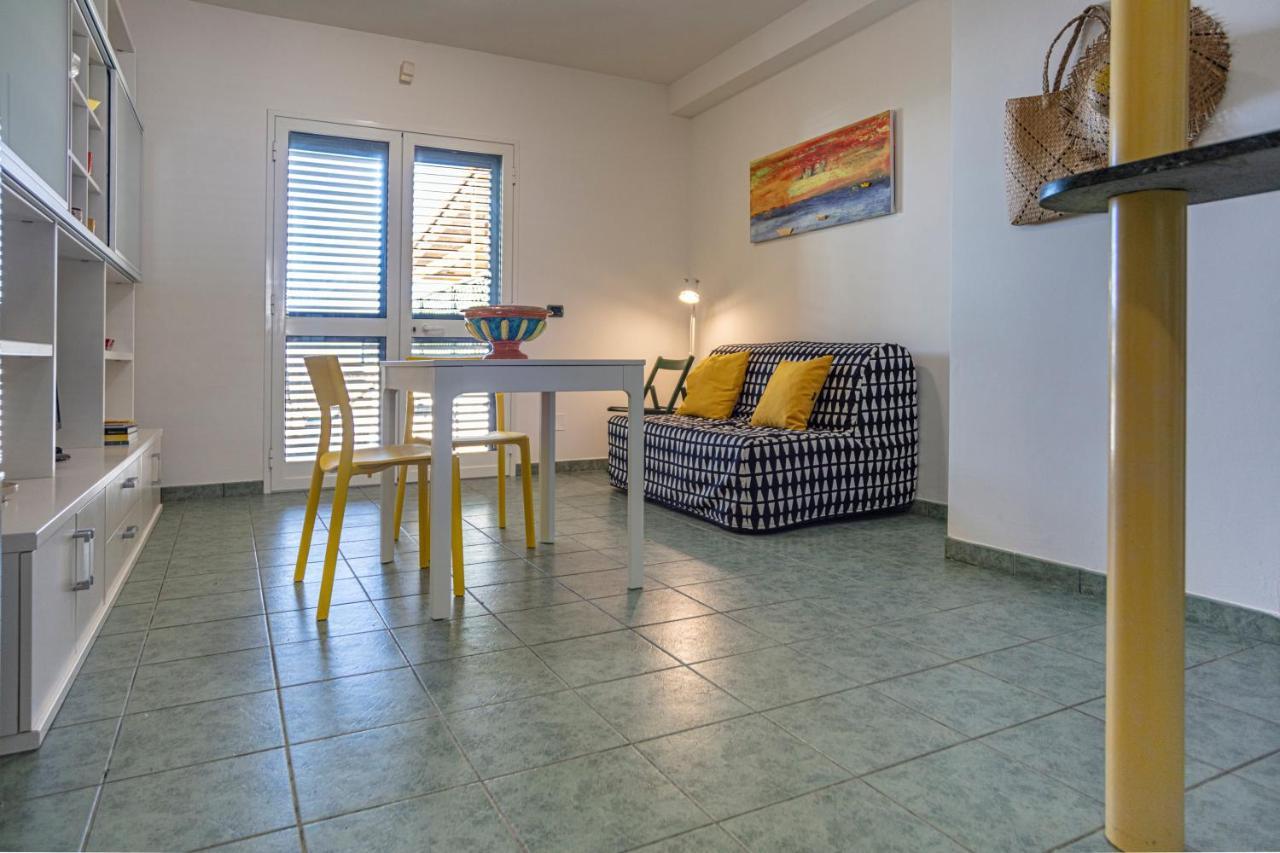 Marinella Sul Mare Villa Punta Secca Bagian luar foto